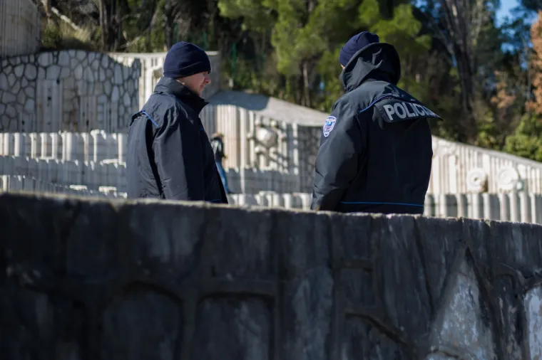 OBILJEŽEN DAN ANTIFAŠIZMA U MOSTARU: Antifašisti položili cvijeće i vijence na Partizanskom spomen groblju