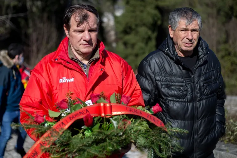 OBILJEŽEN DAN ANTIFAŠIZMA U MOSTARU: Antifašisti položili cvijeće i vijence na Partizanskom spomen groblju