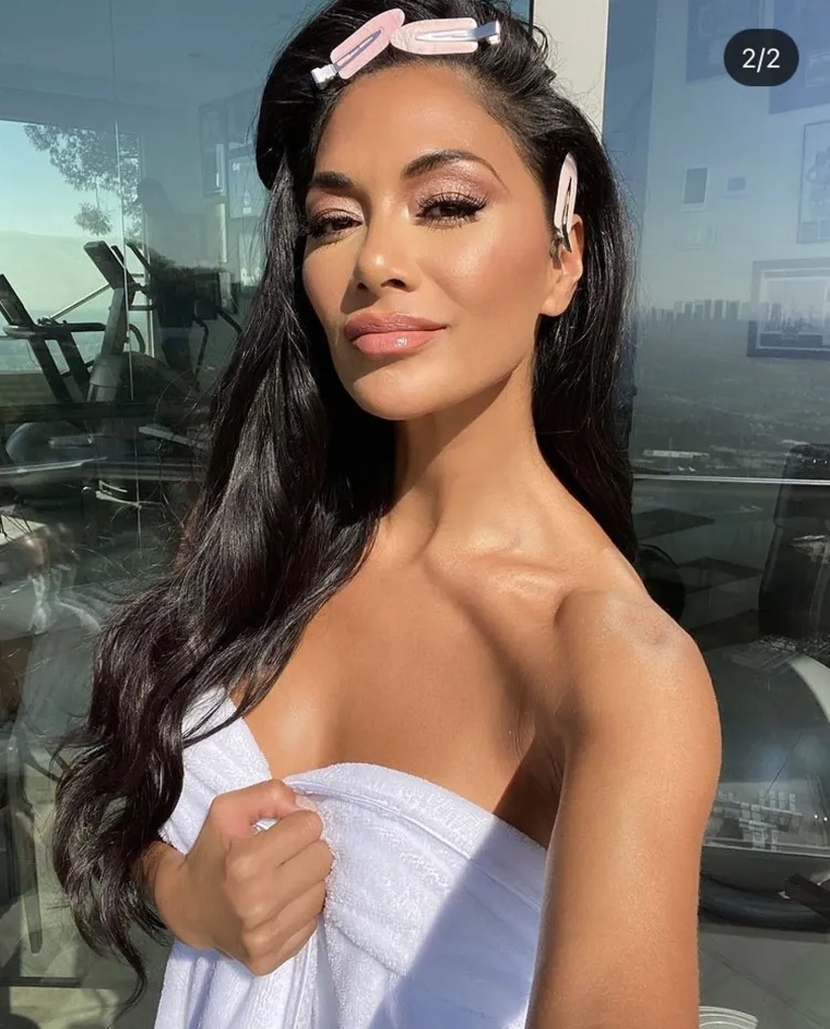 Poveći broj fanova zaprepastila je njezina sličnost s reality zvijezdom Kim Kardashian. Tko tu koga kopira?