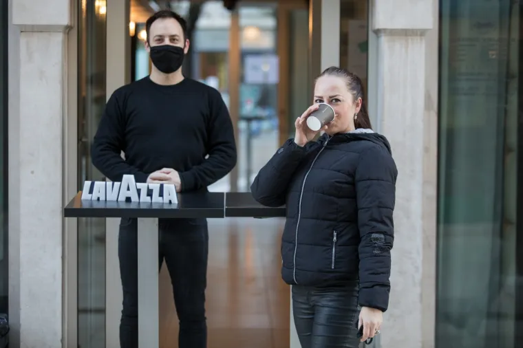 Kafići opet mogu posluživati: Evo kako je to izgledalo u gradovima - neki su odlučili ipak ostati zatvoreni