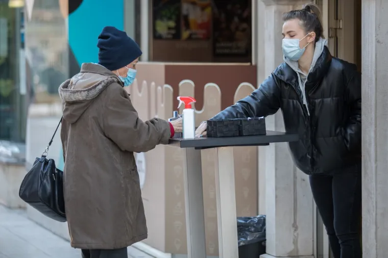 Kafići opet mogu posluživati: Evo kako je to izgledalo u gradovima - neki su odlučili ipak ostati zatvoreni