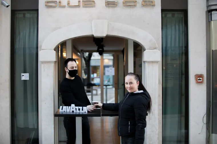 Kafići opet mogu posluživati: Evo kako je to izgledalo u gradovima - neki su odlučili ipak ostati zatvoreni