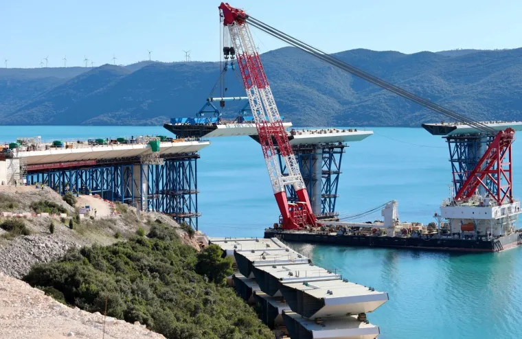 POČELO SPAJANJE PELJE&Scaron;KOG MOSTA S KOPNOM: Pogledajte najnovije fotografije ovog veličanstvenog projekta