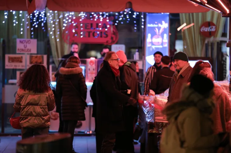 Zagreb: Bez velikih gužvi ispred kafića nakon ublažavanja mjera