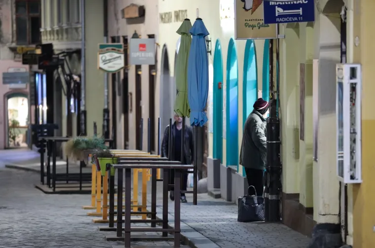 Zagreb: Bez velikih gužvi ispred kafića nakon ublažavanja mjera