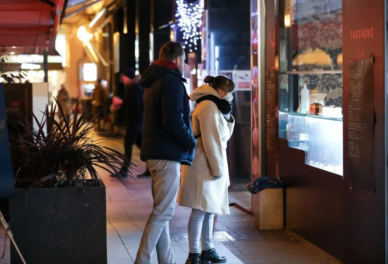 Zagreb: Bez velikih gužvi ispred kafića nakon ublažavanja mjera