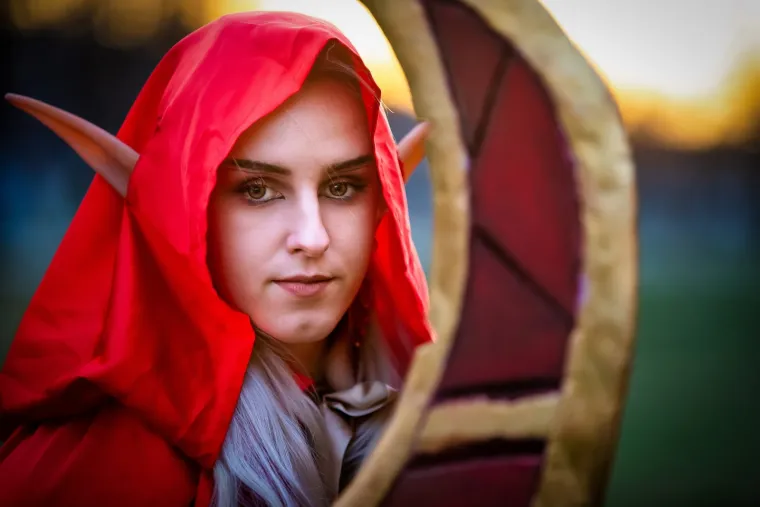 Tko kaže da ma&scaron;kare nisu u modi? U Osijeku kod tvrđe zapalile su skulpturu od slame