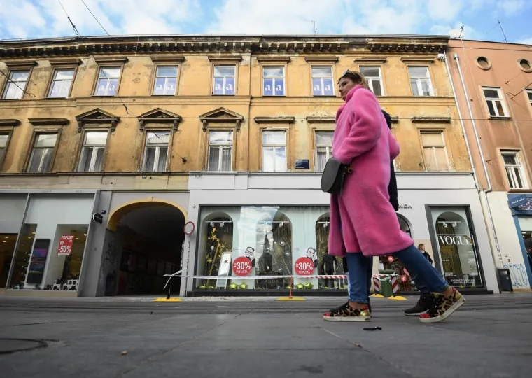 Na zagrebačkoj Ilici i u Preobraženskoj padala fasada