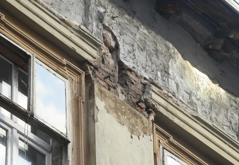 Na zagrebačkoj Ilici i u Preobraženskoj padala fasada