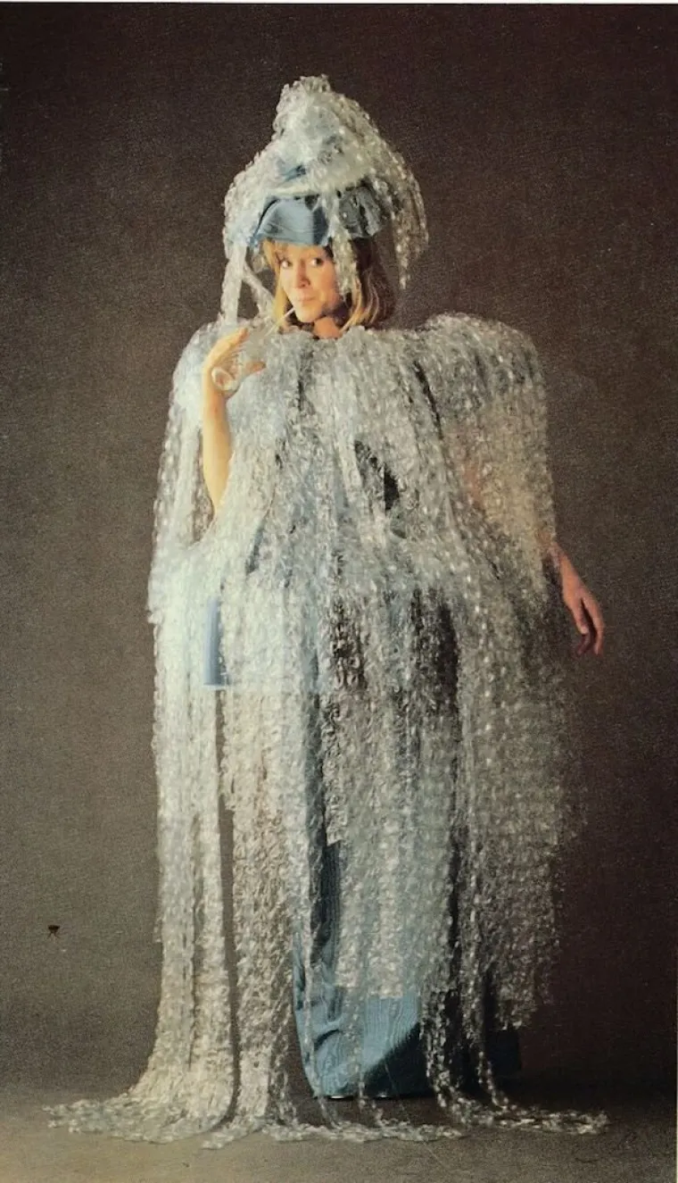 DANAS SU MA&Scaron;KARE, NADAMO SE DA IMATE BOLJE IDEJE OD OVIH: Maske iz 60-ih su toliko bizarne da graniče sa zdravim razumom