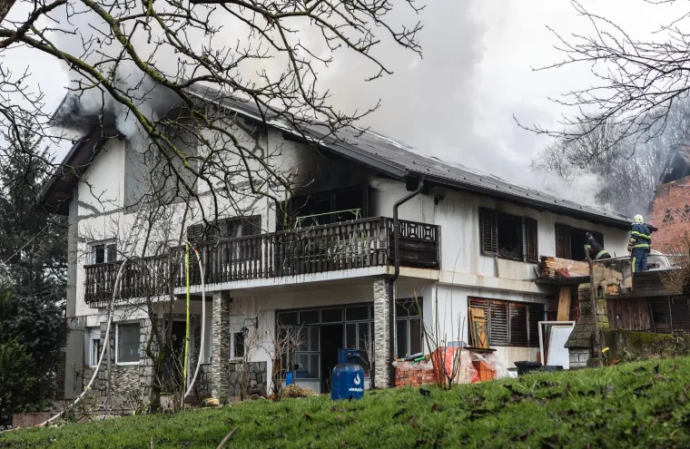 Požar progutao kuću u zagrebačkom Dankovcu