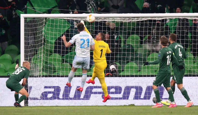 [FOTO] 'BITKA ZA KRASNODAR': Oko 10 000 navijača je na tribinama modernog nogometnog zdanja