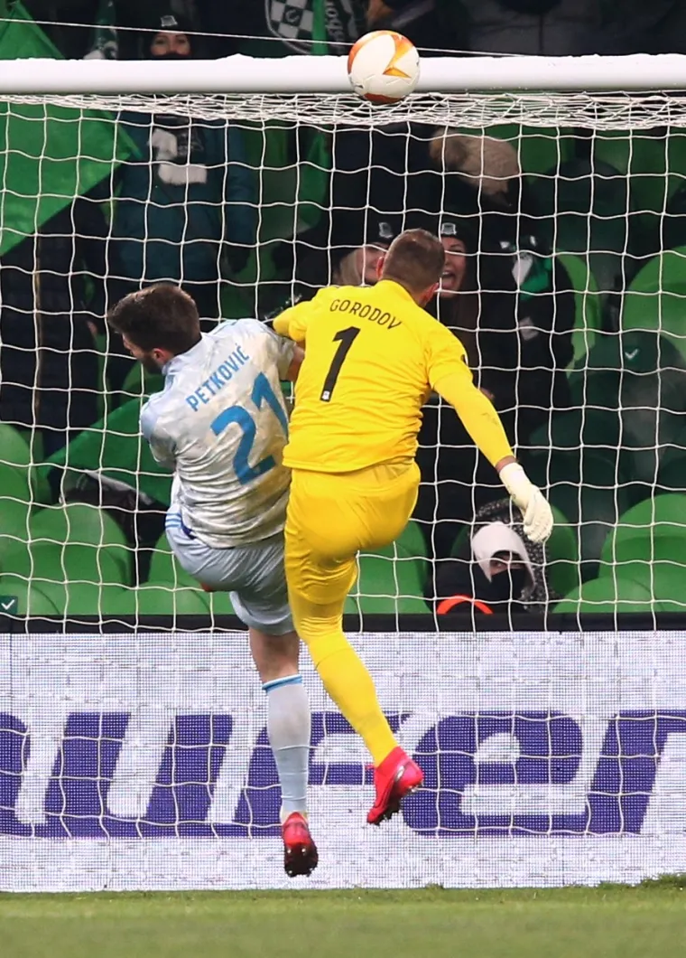 [FOTO] 'BITKA ZA KRASNODAR': Oko 10 000 navijača je na tribinama modernog nogometnog zdanja