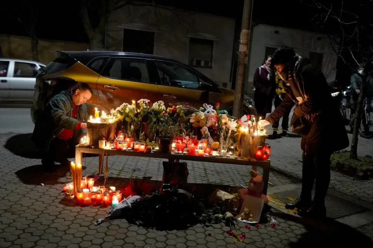 Ostavili su mu i krizanteme, ba&scaron; kao &scaron;to je opjevao svoj odlazak 'Kad odem'