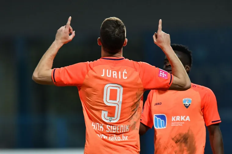 [FOTO] TOMISLAV STIPIĆ U TRANSU: Genijalni trener Slavena umalo je dobio srčani nakon gola svoje momčadi za 2:2