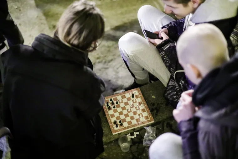 Podržavate li ih? Tulum sinoć kod HNK, stotine mladih bez maske i distance