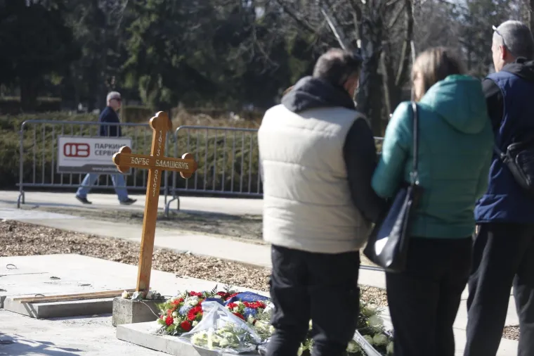 POSLJEDNJE POČIVALI&Scaron;TE ĐORĐA BALA&Scaron;EVIĆA: Kantautor je sahranjen u Novom Sadu