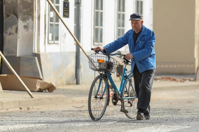 Pogledajte Petrinju nakon dana&scaron;njeg potresa: Uru&scaron;ilo se jo&scaron; zgrada, centar zatvoren za pje&scaron;ake!