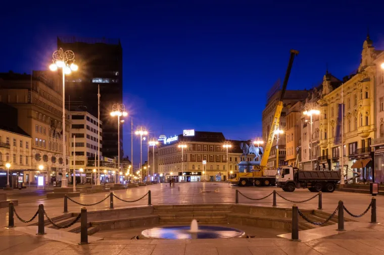 04.04.2020. Pust centar Zagreba u večernjim subotnjim satima.