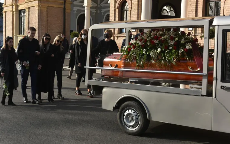 Sprovod rukometnog trenera Zlatka Saračevića na Mirogoju