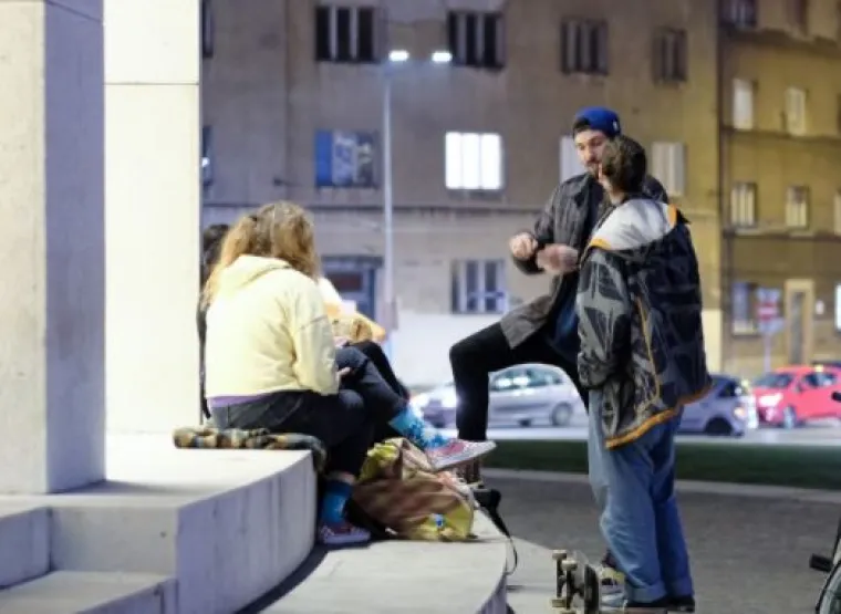 Razgovor, druženje, pokoje piće: Ovo je, kažu, 'mirnija verzija mladih' vikendom