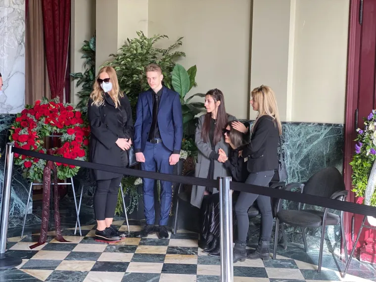 ZLATKO SARAČEVIĆ POKOPAN NA MIROGOJU: Na sprovodu bili obitelj, bivši suigrači i rukometašice Podravke