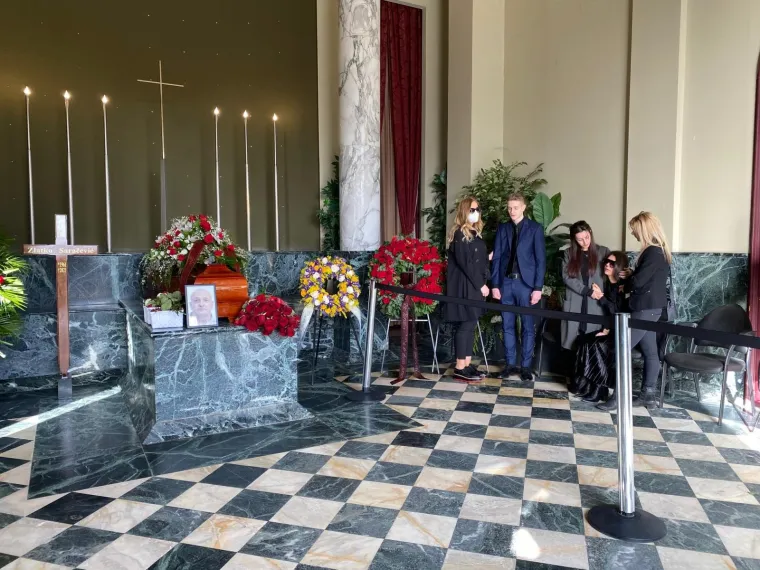 ZLATKO SARAČEVIĆ POKOPAN NA MIROGOJU: Na sprovodu bili obitelj, bivši suigrači i rukometašice Podravke