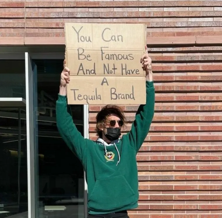 ZOVU GA 'FRAJER S NATPISOM': Sigurno ste već nai&scaron;li na njega, a &scaron;to jest-jest - svaka riječ mu je na mjestu