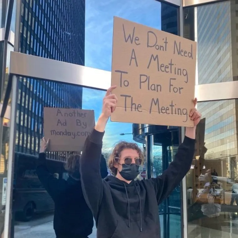 ZOVU GA 'FRAJER S NATPISOM': Sigurno ste već nai&scaron;li na njega, a &scaron;to jest-jest - svaka riječ mu je na mjestu