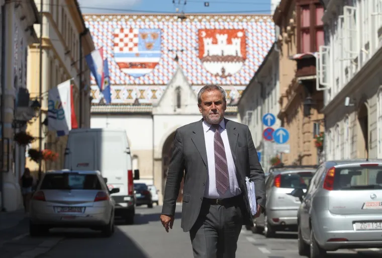 Život Milana Bandića u slikama: Od skromnog člana partije do čovjeka koji je 'drmao' Zagrebom 21 godinu