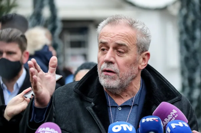 Život Milana Bandića u slikama: Od skromnog člana partije do čovjeka koji je 'drmao' Zagrebom 21 godinu