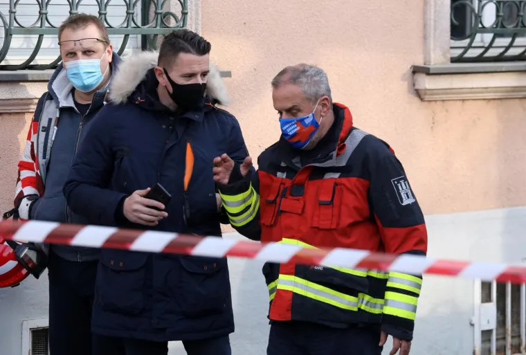 Život Milana Bandića u slikama: Od skromnog člana partije do čovjeka koji je 'drmao' Zagrebom 21 godinu