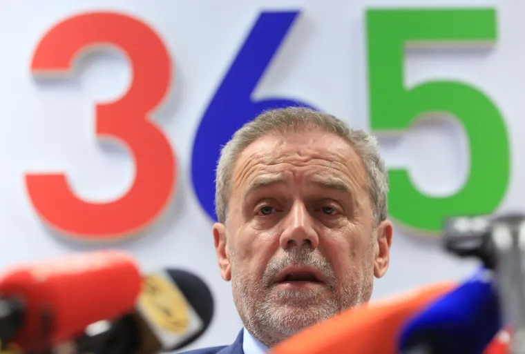 Život Milana Bandića u slikama: Od skromnog člana partije do čovjeka koji je 'drmao' Zagrebom 21 godinu