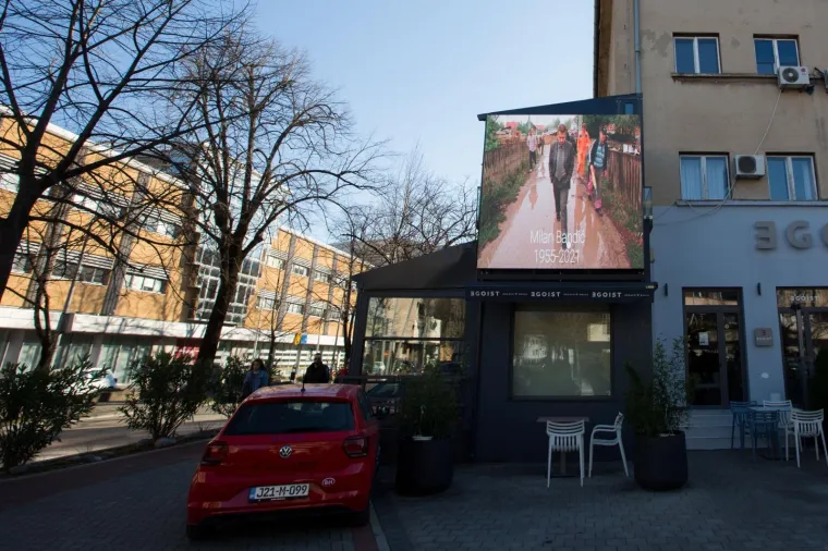 Legendarna fotografija na kafiću: Ovako je Mostar odao počast zagrebačkom gradonačelniku Bandiću