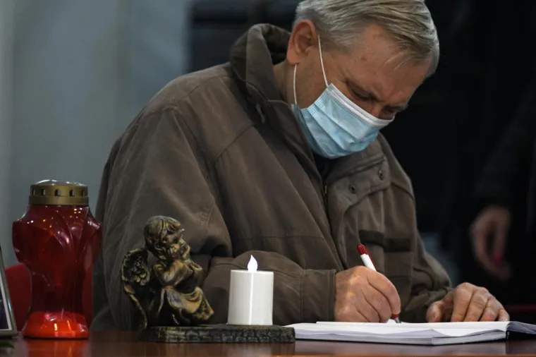 Knjiga žalosti za Bandića u Pra&scaron;koj