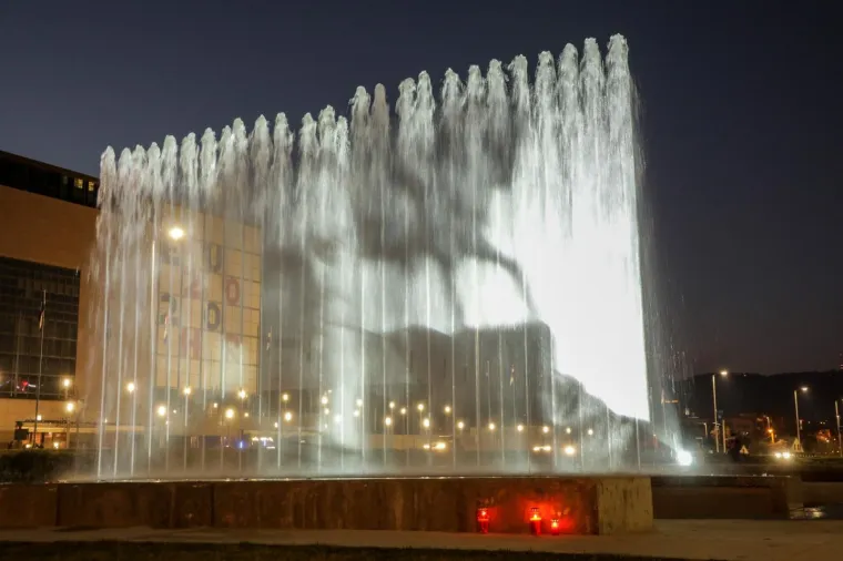 'Bandićeve fontane' svjetle u njegovu čast!