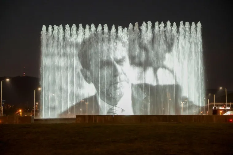 'Bandićeve fontane' svjetle u njegovu čast!