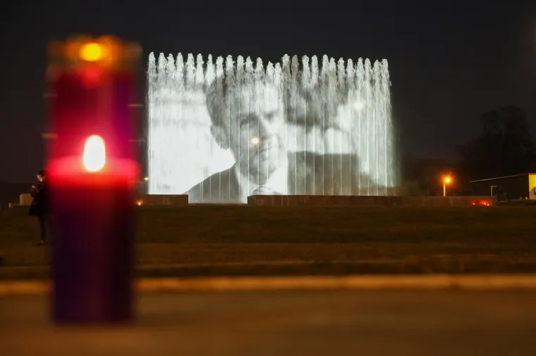 'Bandićeve fontane' svjetle u njegovu čast!