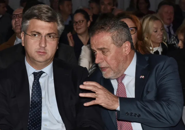 11.10.2017., Zagreb - Na Zagrebačkom velesajmu otvorena je 44. Ambienta - međunarodni sajam namje&scaron;taja, unutarnjeg uređenja i prateće industrije. Andrej Plenković, Milan Bandić.