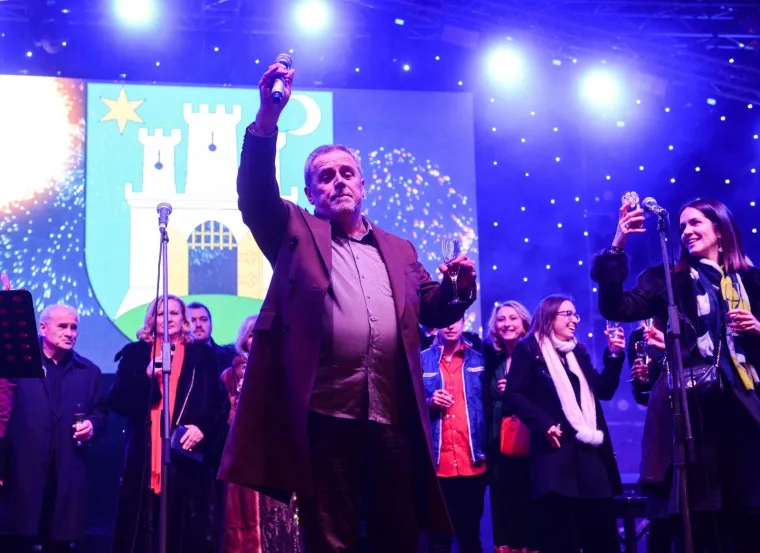 1.1.2019., Zagreb  - Doček  Nove godine na Trgu bana Jelačića. Gradonačelnik Zagreba Milan Bandić nazdravio je sa Zagrepčanima