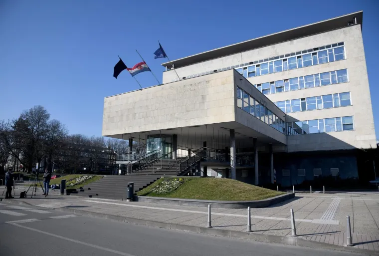 TUŽNI GRAĐANI ZAGREBA PALE SVIJEĆE ZA MILANA BANDIĆA: 'Bio je jedini dotepenec koji je usvojio &lsquo;kaj''