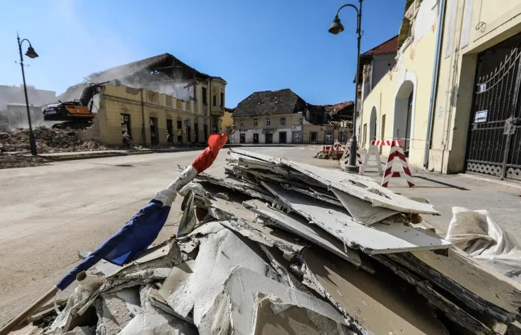 Pro&scaron;lo je vi&scaron;e od dva mjeseca od potresa u Sisačko-moslavačkoj županiji, pogledajte kako Petrinja izgleda danas