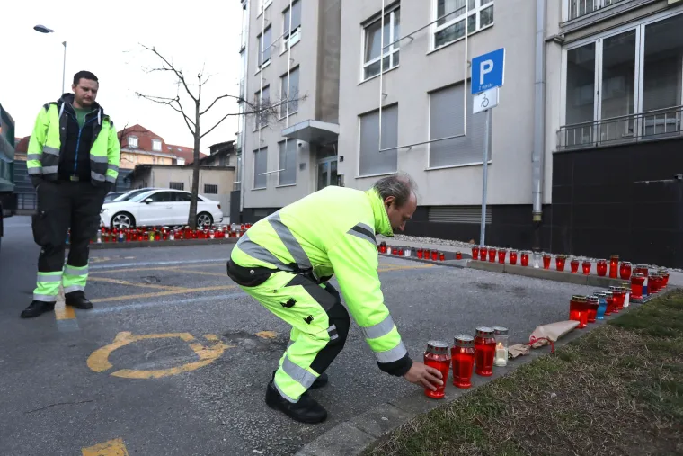Djelatnici Čistoće pale svijeće za Milana Bandića u Bužanovoj