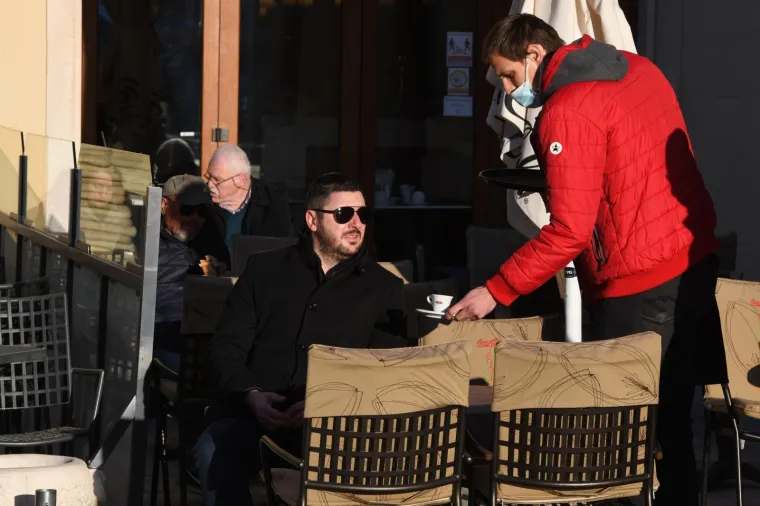 Građani &scaron;irom Hrvatske uživali na terasama u svojem omiljenom kafiću