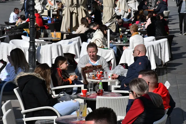 Građani &scaron;irom Hrvatske uživali na terasama u svojem omiljenom kafiću