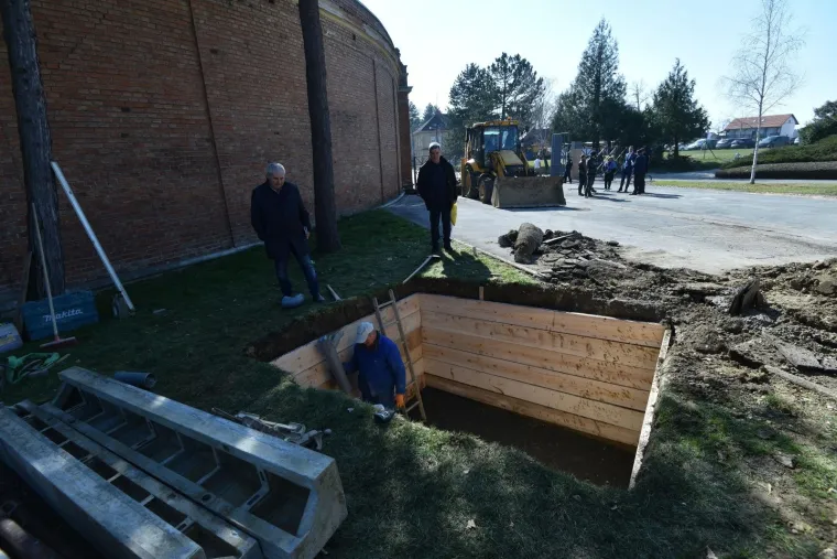 Na Mirogoju su u tijeku radovi na grobu gradonačelnika Milana Bandića