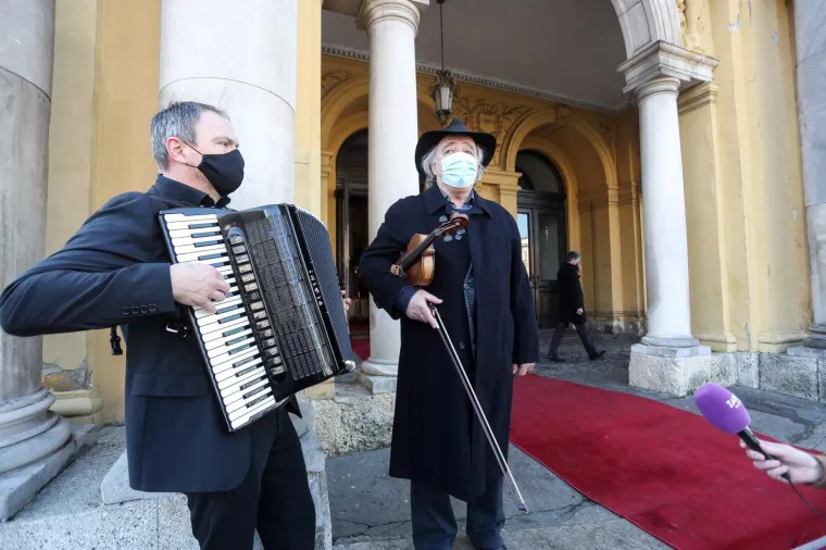 U Hrvatskom narodnom kazali&scaron;tu održava se komemoracija za Milana Bandića, a zbog epidemiolo&scaron;kih mjera moći će biti oko 150 uzvanika