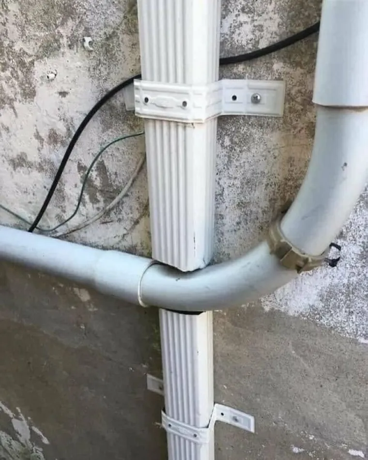 ZAŠTO NAM SE ČINI DA SU POSAO DOBILI PREKO VEZE? Obnova i dalje čeka, ali neće valjda uzeti ove majstore