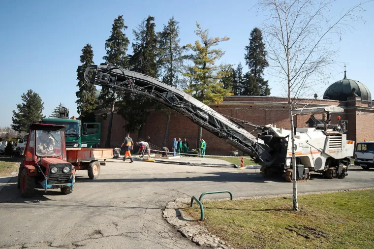 Uređuje se groblje: Pogledajte kako se na Mirogoju pripremaju za pogreb Milana Bandića