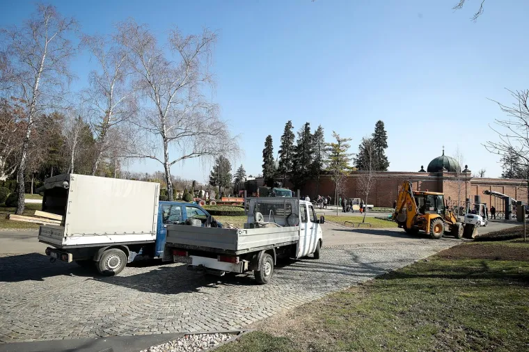 Uređuje se groblje: Pogledajte kako se na Mirogoju pripremaju za pogreb Milana Bandića